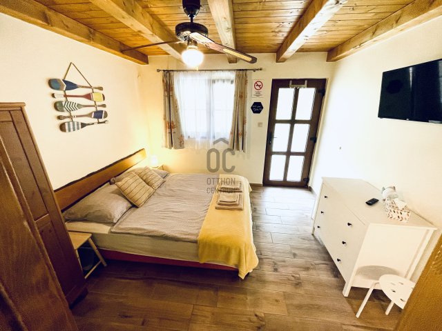 Eladó nyaraló, Zamárdiban 217 M Ft, 8 szobás