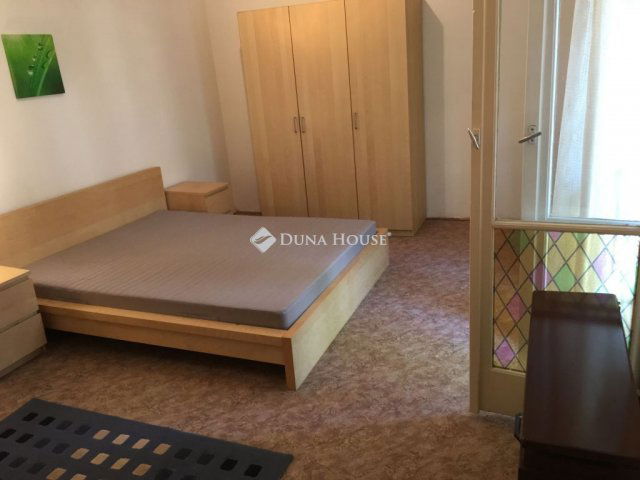 Eladó téglalakás, Pécsett, Corvin utcában 27.7 M Ft, 2 szobás