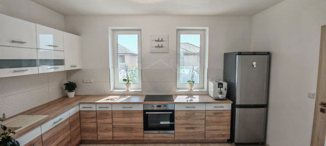 Eladó családi ház, Győrságon 124.8 M Ft, 4 szobás