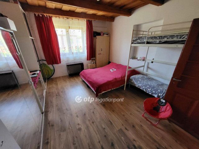 Eladó családi ház, Zsámbokon 35 M Ft, 2 szobás