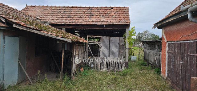 Eladó családi ház, Újlétán 18.5 M Ft, 2 szobás