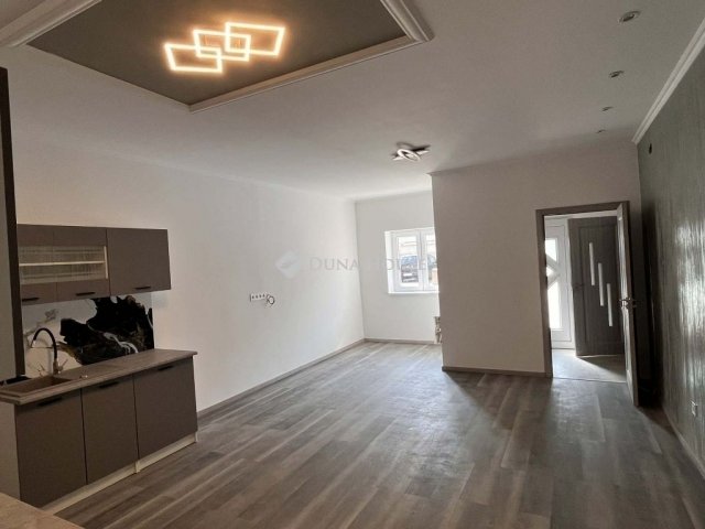 Eladó családi ház, Hódmezővásárhelyen 63 M Ft, 3 szobás