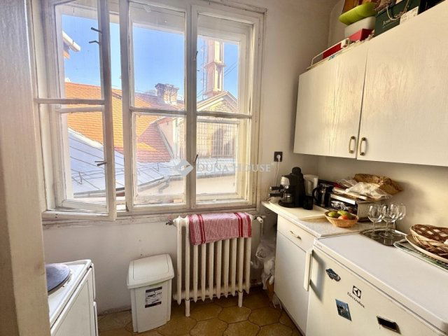 Eladó téglalakás, Budapesten, V. kerületben 93.5 M Ft, 1 szobás