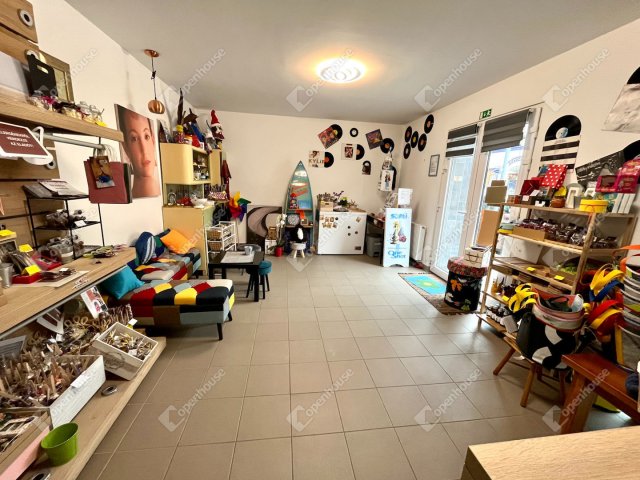 Eladó üzlethelyiség, Szombathelyen 42.9 M Ft, 3 szobás