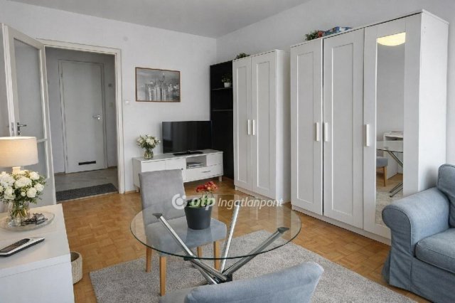 Eladó panellakás, Budapesten, III. kerületben 67 M Ft, 2 szobás