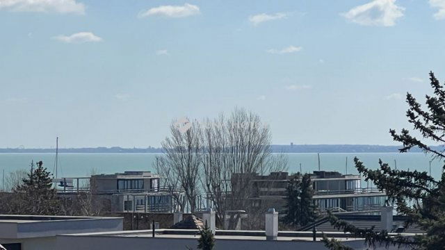 Eladó családi ház, Balatonfüreden 229 M Ft, 6 szobás