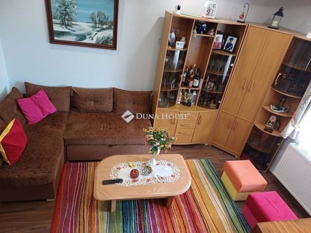 Eladó családi ház, Szigetcsépen 109.9 M Ft, 3 szobás