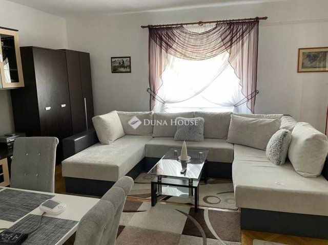 Eladó családi ház, Hódmezővásárhelyen 87.9 M Ft, 6 szobás