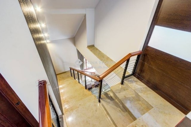 Eladó családi ház, Dabason 249 M Ft, 8 szobás