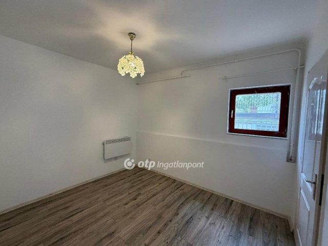 Eladó téglalakás, Budapesten, II. kerületben 72.9 M Ft