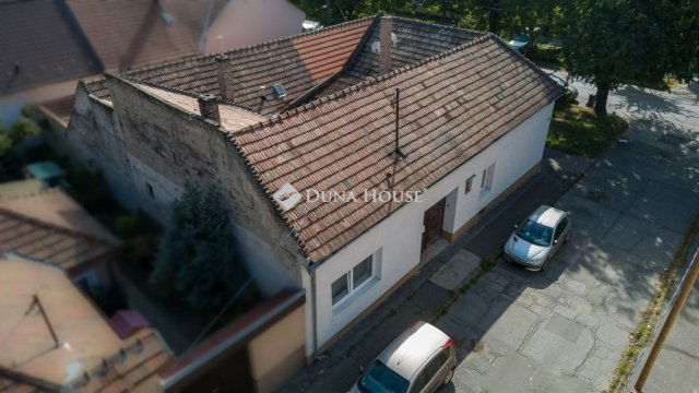 Eladó téglalakás, Vácon 29.9 M Ft, 2 szobás