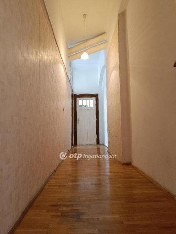Eladó téglalakás, Budapesten, VI. kerületben 94.9 M Ft, 2 szobás