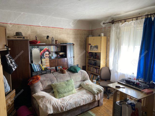Eladó családi ház, Szegeden 30.9 M Ft, 2 szobás