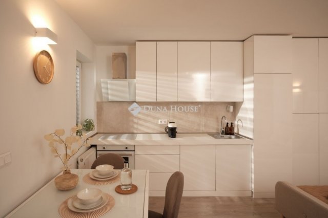 Eladó téglalakás, Pécsett 139.9 M Ft, 2 szobás