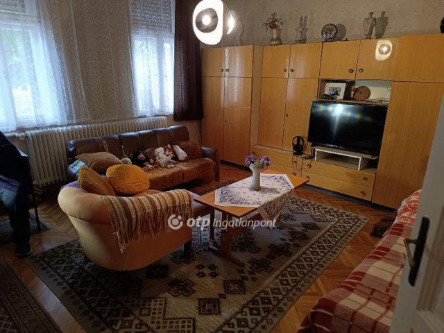 Eladó családi ház, Budapesten, XV. kerületben 99 M Ft, 4 szobás