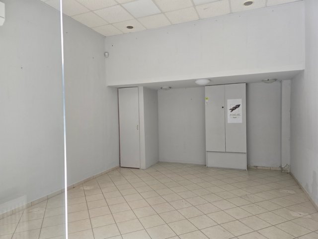 Eladó üzlethelyiség, Debrecenben, Kálvin téren 0.15 M Ft