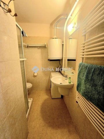 Kiadó téglalakás, albérlet, Pécsett 210 E Ft / hó, 2 szobás