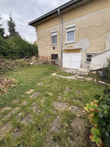 Eladó téglalakás, Szombathelyen 49.9 M Ft, 6 szobás