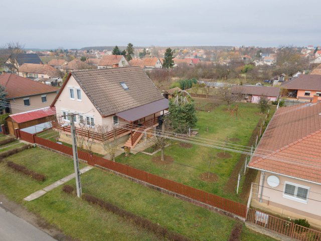 Eladó családi ház, Érsekvadkerten 54.875 M Ft, 5 szobás