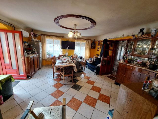 Eladó családi ház, Baján 51 M Ft, 4 szobás