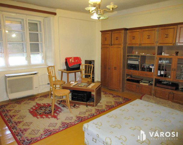 Eladó családi ház, Szentesen 28.5 M Ft, 2 szobás