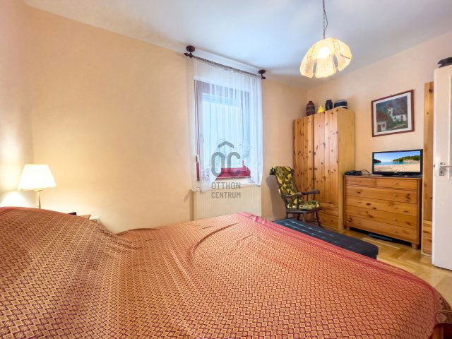 Eladó családi ház, Biatorbágyon 260 M Ft, 5 szobás