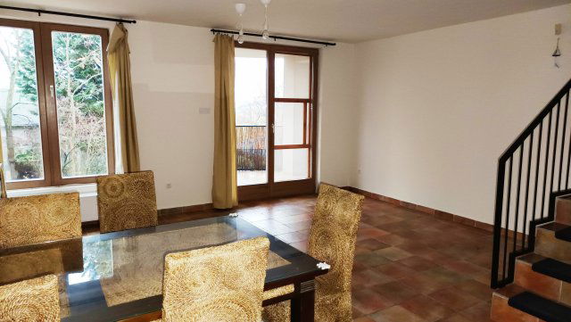 Eladó téglalakás, Esztergomban 115 M Ft, 2+1 szobás