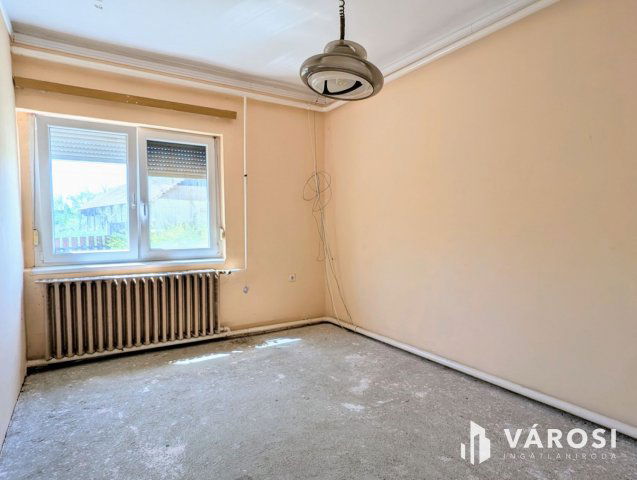 Eladó családi ház, Köröstarcsán 10.9 M Ft, 3 szobás