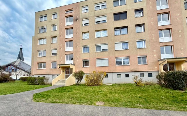 Eladó panellakás, Szombathelyen 41.9 M Ft, 2 szobás