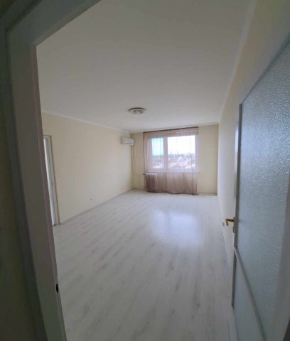 Eladó panellakás, Debrecenben 61.9 M Ft, 3 szobás
