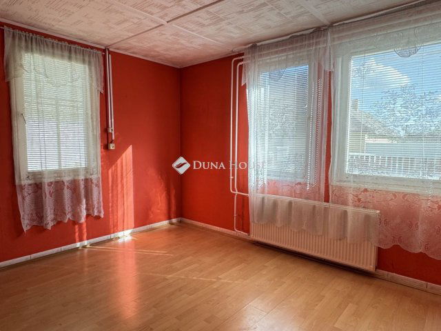 Eladó családi ház, Nagyszénáson 9 M Ft, 3 szobás