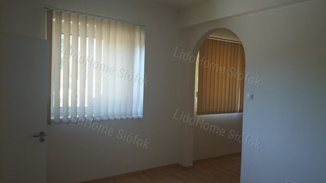 Kiadó iroda, Siófokon 117 E Ft / hó, 3 szobás
