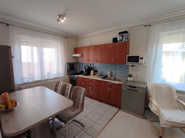 Eladó családi ház, Szolnokon 55 M Ft / költözzbe.hu