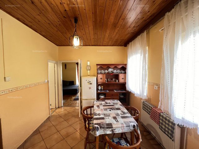 Eladó családi ház, Balatonbogláron 71.9 M Ft, 4 szobás