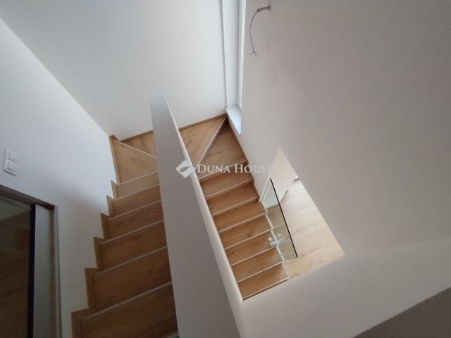 Eladó ikerház, Szegeden 170 M Ft, 6 szobás / költözzbe.hu