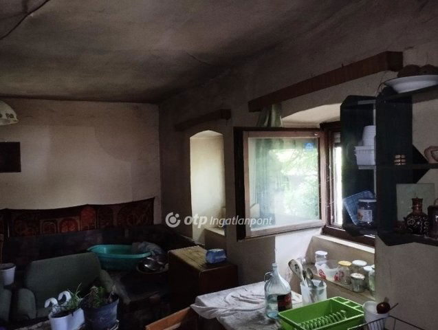 Eladó családi ház, Szekszárdon 15 M Ft, 2 szobás