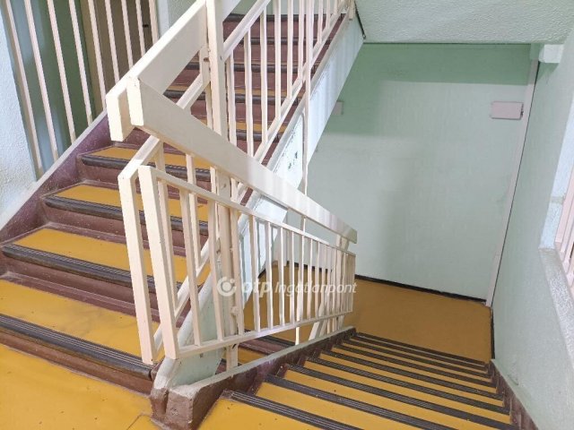 Eladó panellakás, Budapesten, XXI. kerületben 45 M Ft, 1+1 szobás