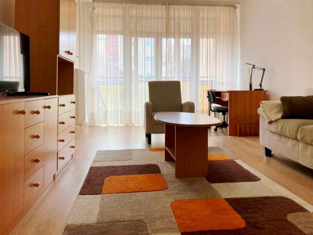 Kiadó panellakás, albérlet, Pécsett 160 E Ft / hó, 2 szobás