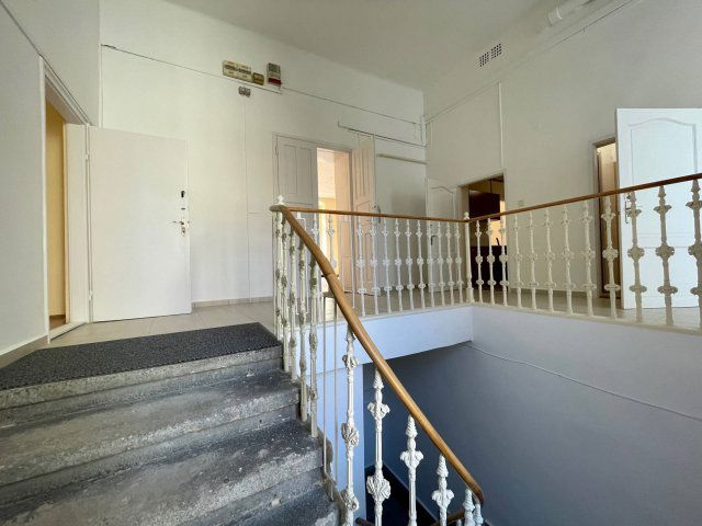 Eladó téglalakás, Pécsett 149 M Ft, 6 szobás