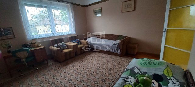 Eladó családi ház, Dunafalván 40 M Ft, 3 szobás
