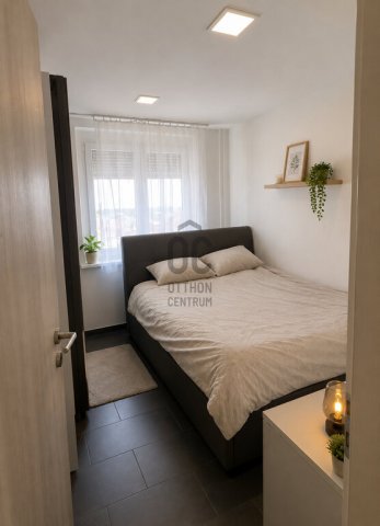 Eladó panellakás, Székesfehérvárott 64 M Ft, 3 szobás