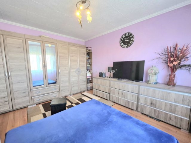 Eladó panellakás, Vácon 58 M Ft, 2 szobás / költözzbe.hu