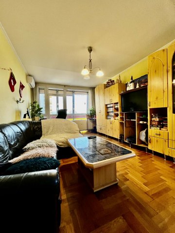 Eladó panellakás, Pécsett 56.9 M Ft, 3 szobás