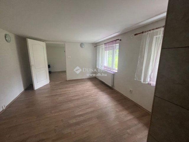 Eladó családi ház, Pécsett 69.9 M Ft, 3 szobás