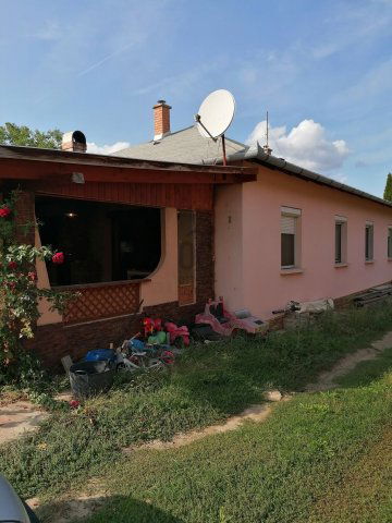 Eladó családi ház, Fóton 126.096 M Ft, 4 szobás