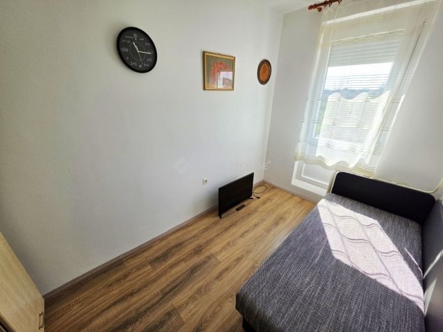 Eladó panellakás, Pécsett 39.9 M Ft, 2 szobás