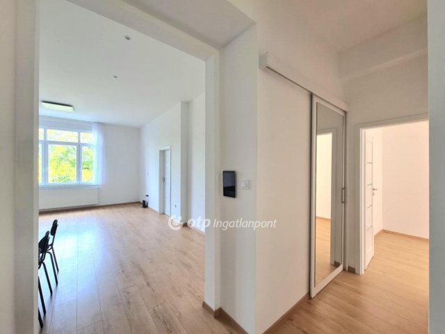 Eladó téglalakás, Budapesten, I. kerületben 132.9 M Ft, 3 szobás
