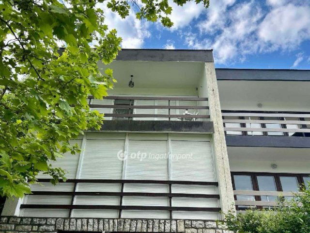 Eladó családi ház, Tihanyban 152 M Ft, 1 szobás