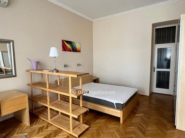 Kiadó téglalakás, albérlet, Budapesten, V. kerületben, 2 szobás