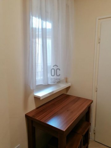 Eladó téglalakás, Pécsett 42.9 M Ft, 1 szobás